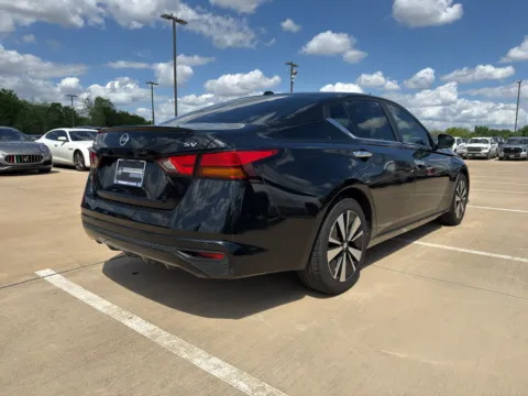 More photos of 2021 Nissan Altima 2.5 SV at Dallas Direct Auto, TX