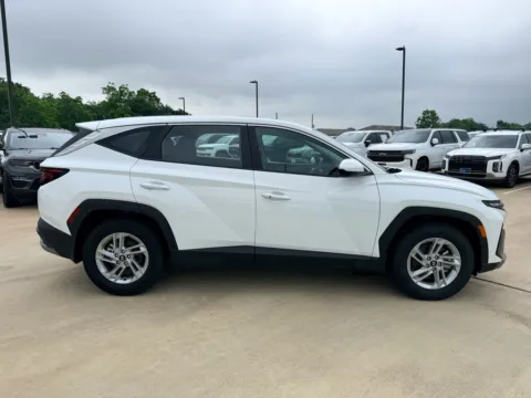 More photos of 2025 Hyundai Tucson SE at Dallas Direct Auto, TX