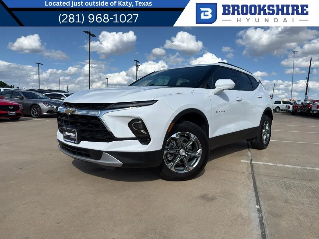 White 2023 Chevrolet Blazer LT for sale in Irving, TX