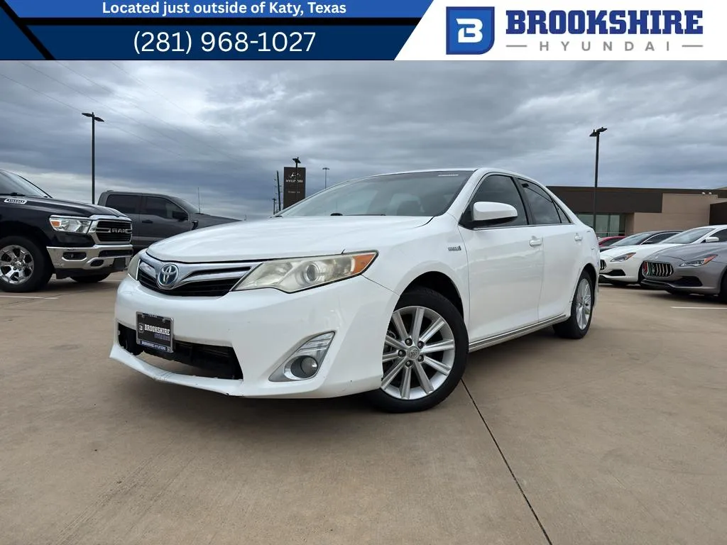 White 2012 Toyota Camry XLE for sale in Irving, TX