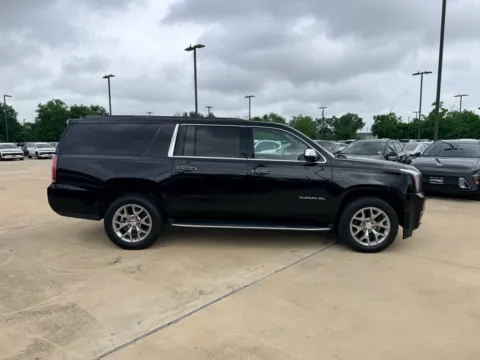 More photos of 2018 GMC Yukon XL SLT at Dallas Direct Auto, TX