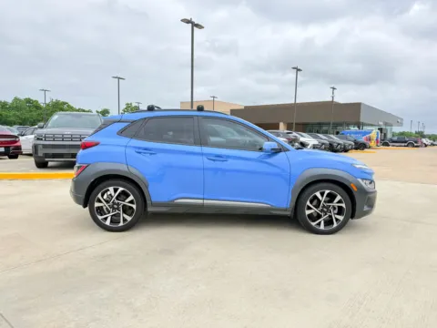 More photos of 2022 Hyundai Kona Limited at Dallas Direct Auto, TX