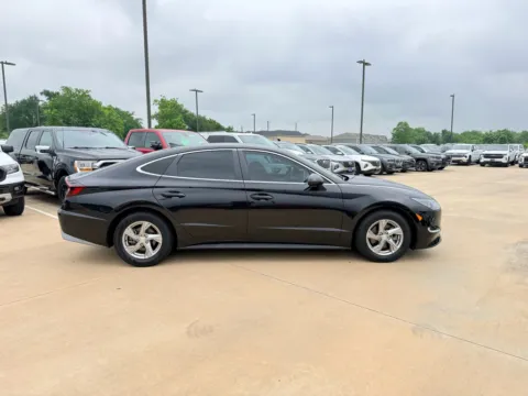 More photos of 2022 Hyundai Sonata SE at Dallas Direct Auto, TX