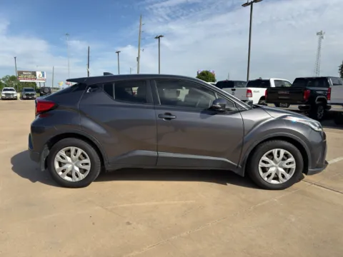 More photos of 2021 Toyota C-HR LE at Dallas Direct Auto, TX