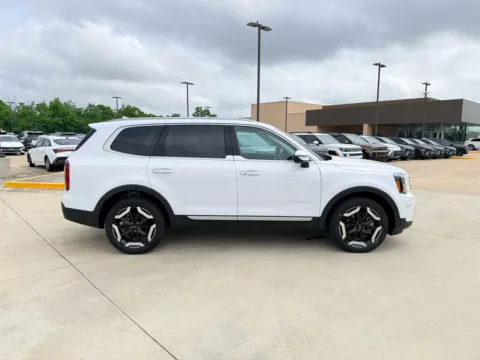 More photos of 2025 Kia Telluride S at Dallas Direct Auto, TX