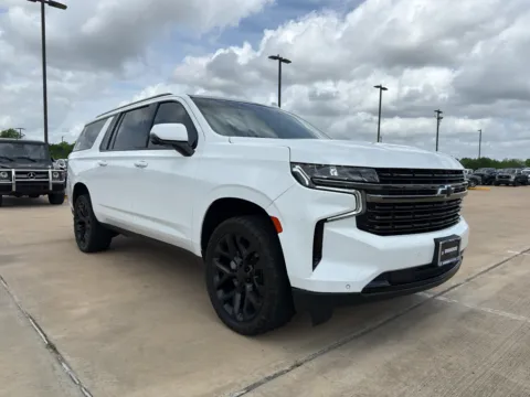 Another view of 2022 Chevrolet Suburban RST for sale in Irving, TX at Dallas Direct Auto