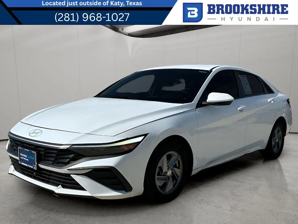 White 2025 Hyundai Elantra SE for sale in Irving, TX