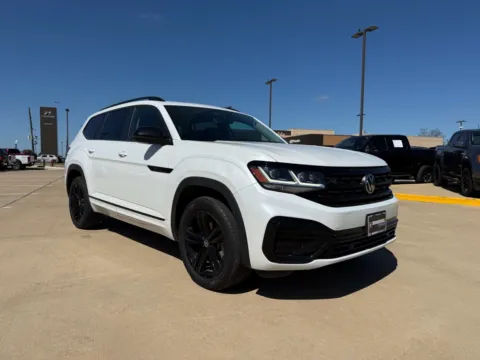 Another view of 2023 Volkswagen Atlas 3.6L V6 SEL R-Line Black for sale in Irving, TX at Dallas Direct Auto