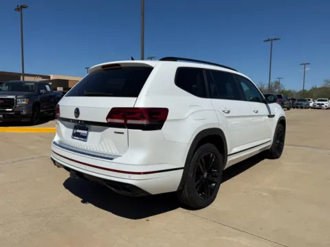 More photos of 2023 Volkswagen Atlas 3.6L V6 SEL R-Line Black at Dallas Direct Auto, TX