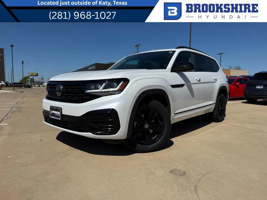 White 2023 Volkswagen Atlas 3.6L V6 SEL R-Line Black for sale in Irving, TX