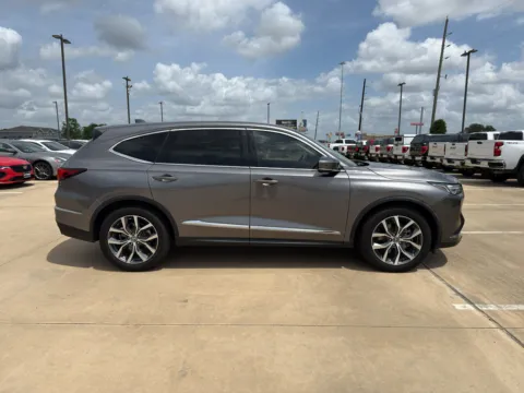 More photos of 2022 Acura MDX w/Technology Package at Dallas Direct Auto, TX