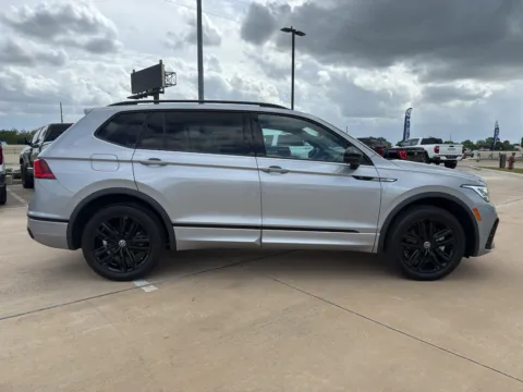 More photos of 2022 Volkswagen Tiguan SE R-Line Black at Dallas Direct Auto, TX