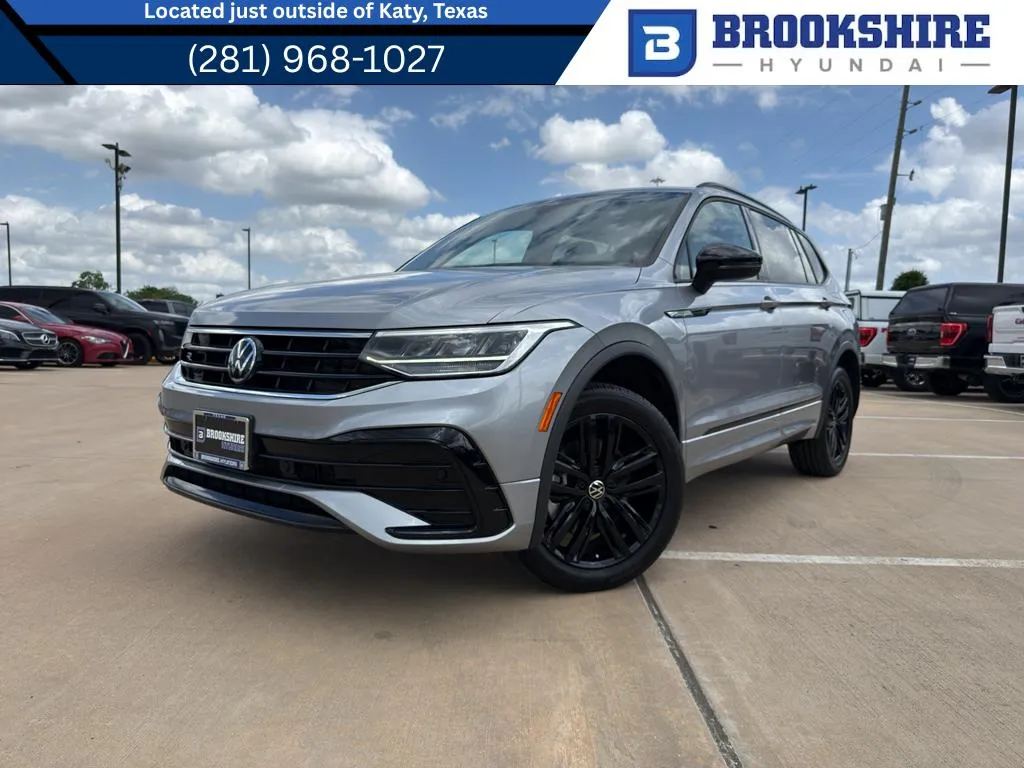Silver 2022 Volkswagen Tiguan SE R-Line Black for sale in Irving, TX