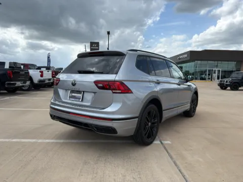 More photos of 2022 Volkswagen Tiguan SE R-Line Black at Dallas Direct Auto, TX