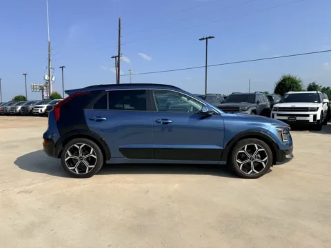 More photos of 2023 Kia Niro PHEV SX Touring at Dallas Direct Auto, TX