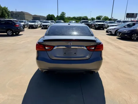 Photos of 2016 Nissan Maxima 3.5 SR for sale in Irving, TX at Dallas Direct Auto