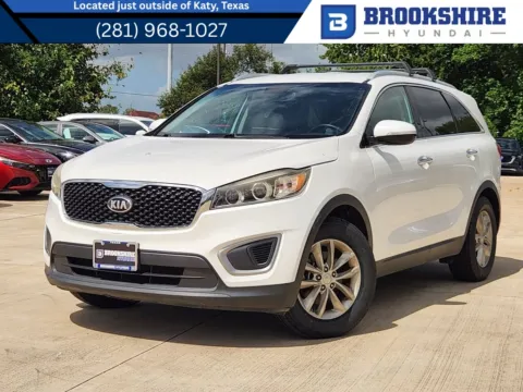 White 2016 Kia Sorento LX for sale in Irving, TX