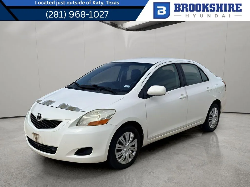 White 2010 Toyota Yaris for sale in Irving, TX