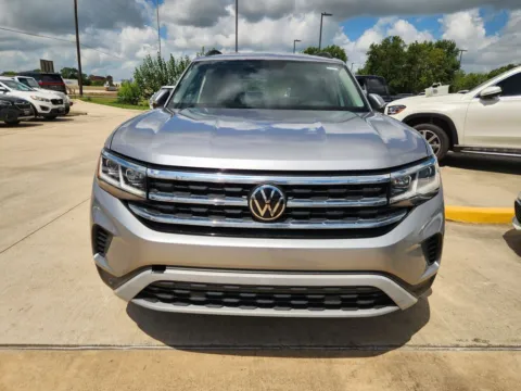 Photos of 2023 Volkswagen Atlas 3.6L V6 SE w/Technology for sale in Irving, TX at Dallas Direct Auto