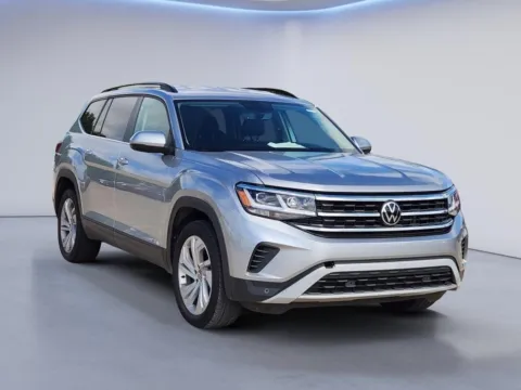 Another view of 2023 Volkswagen Atlas 3.6L V6 SE w/Technology for sale in Irving, TX at Dallas Direct Auto