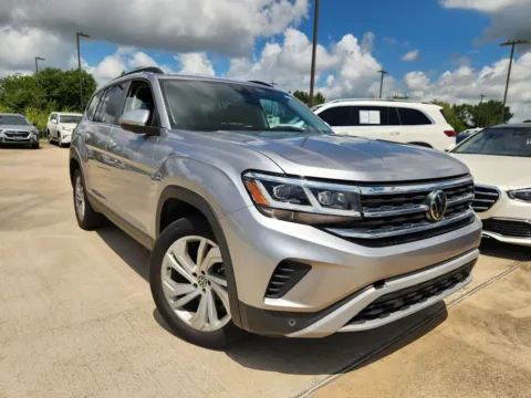 Another view of 2023 Volkswagen Atlas 3.6L V6 SE w/Technology for sale in Irving, TX at Dallas Direct Auto