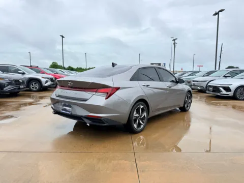 More photos of 2023 Hyundai Elantra SEL at Dallas Direct Auto, TX