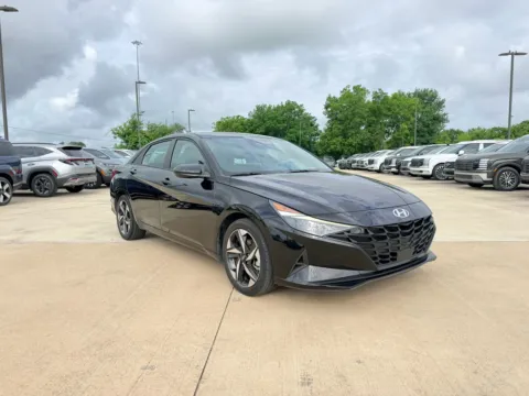 Another view of 2023 Hyundai Elantra SEL for sale in Irving, TX at Dallas Direct Auto