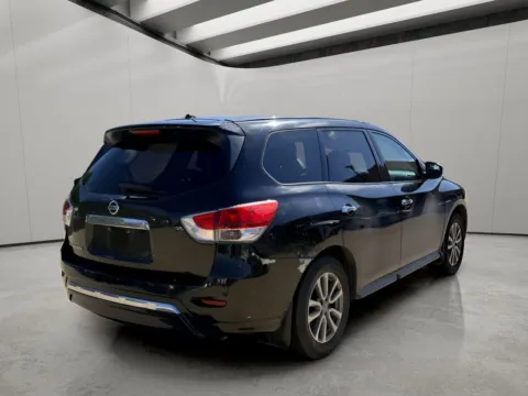 More photos of 2015 Nissan Pathfinder S at Dallas Direct Auto, TX
