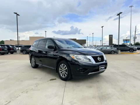 Another view of 2015 Nissan Pathfinder S for sale in Irving, TX at Dallas Direct Auto