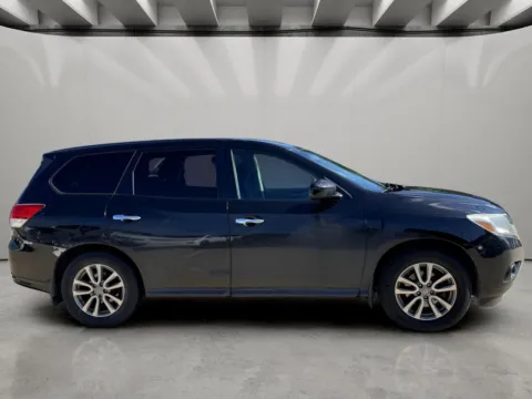 More photos of 2015 Nissan Pathfinder S at Dallas Direct Auto, TX