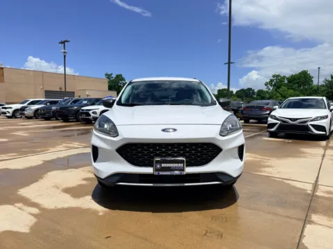 Photos of 2022 Ford Escape Hybrid SE Hybrid for sale in Irving, TX at Dallas Direct Auto