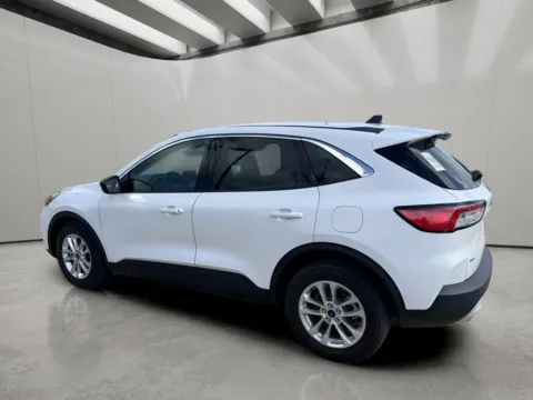 Photos of 2022 Ford Escape Hybrid SE Hybrid for sale in Irving, TX at Dallas Direct Auto