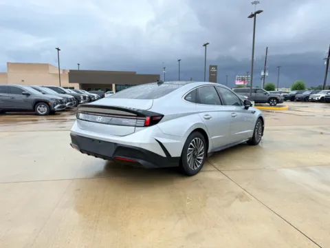More photos of 2024 Hyundai Sonata Hybrid Limited at Dallas Direct Auto, TX
