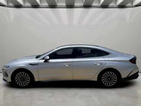 Photos of 2024 Hyundai Sonata Hybrid Limited for sale in Irving, TX at Dallas Direct Auto