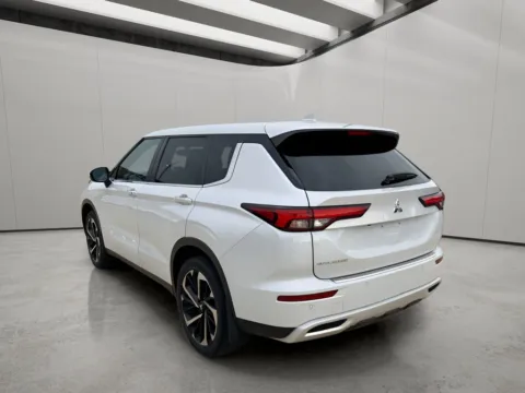 Another view of 2023 Mitsubishi Outlander SE Special Edition for sale in Irving, TX at Dallas Direct Auto