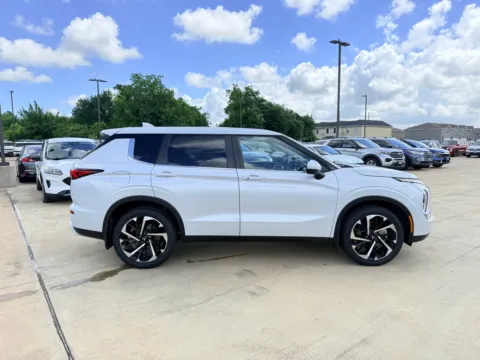 More photos of 2023 Mitsubishi Outlander SE Special Edition at Dallas Direct Auto, TX