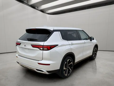 More photos of 2023 Mitsubishi Outlander SE Special Edition at Dallas Direct Auto, TX