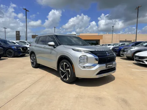 Another view of 2022 Mitsubishi Outlander SEL for sale in Irving, TX at Dallas Direct Auto