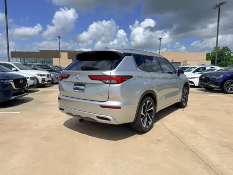 More photos of 2022 Mitsubishi Outlander SEL at Dallas Direct Auto, TX