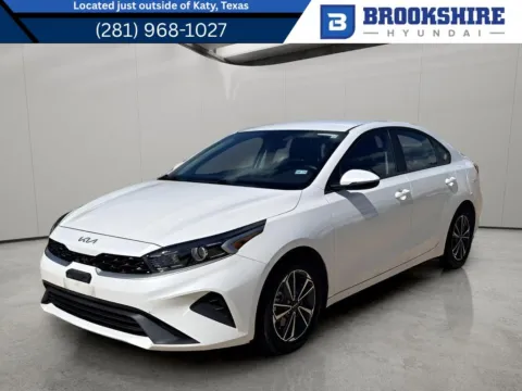 White 2023 Kia Forte LXS for sale in Irving, TX