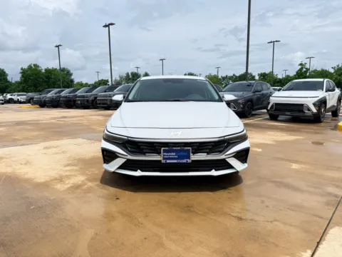 Photos of 2025 Hyundai Elantra SE for sale in Irving, TX at Dallas Direct Auto