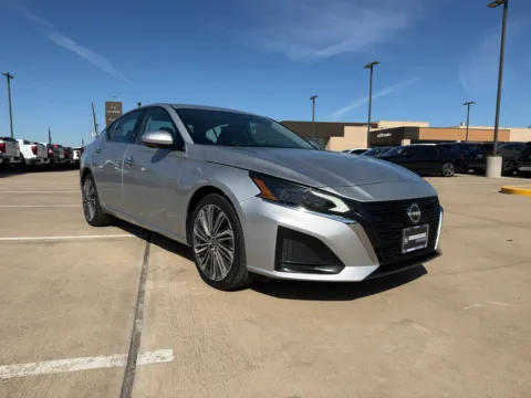 Another view of 2023 Nissan Altima 2.5 SL for sale in Irving, TX at Dallas Direct Auto