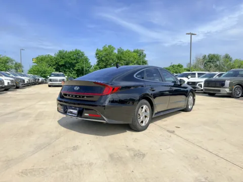 More photos of 2022 Hyundai Sonata SE at Dallas Direct Auto, TX