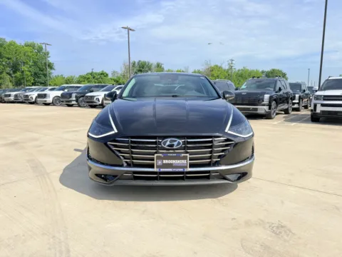 Photos of 2022 Hyundai Sonata SE for sale in Irving, TX at Dallas Direct Auto