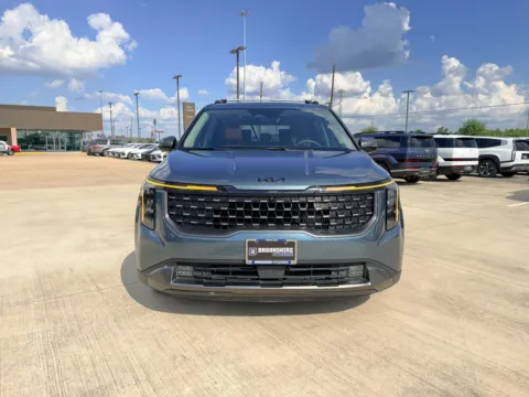 Another view of 2025 Kia Carnival Hybrid SX for sale in Irving, TX at Dallas Direct Auto