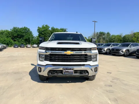 Photos of 2025 Chevrolet Silverado LT for sale in Irving, TX at Dallas Direct Auto