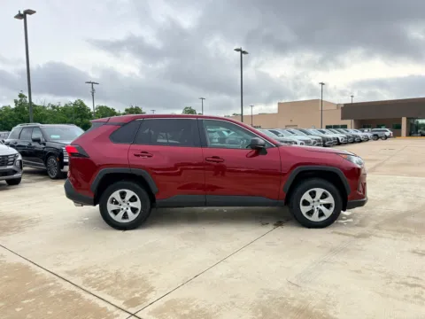 More photos of 2022 Toyota RAV4 LE at Dallas Direct Auto, TX