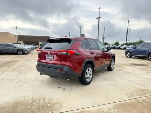 More photos of 2022 Toyota RAV4 LE at Dallas Direct Auto, TX