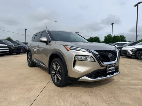 Another view of 2023 Nissan Rogue Platinum for sale in Irving, TX at Dallas Direct Auto