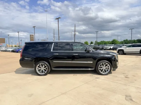 More photos of 2019 Cadillac Escalade ESV Luxury at Dallas Direct Auto, TX